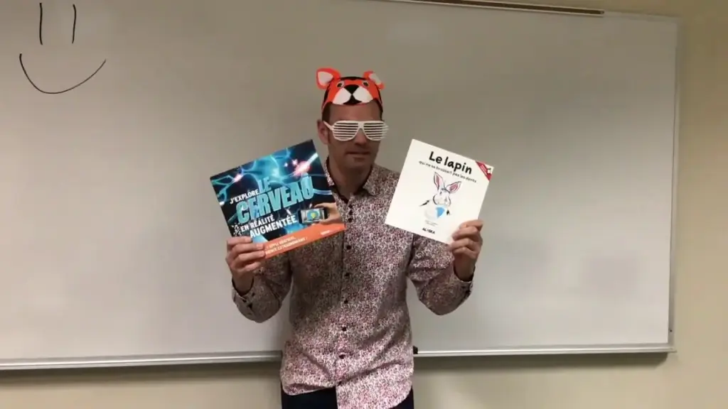 Livres à réalité augmentée de la didacthèque de l’UQAC: pour aller au-delà du livre!