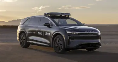 Lucid s’allie à Uber pour attaquer Tesla sur le secteur des robotaxis