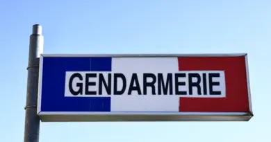 Maine-et-Loire : sorti pour vérifier l’origine d’un bruit étrange, il se fait agresser par trois individus
