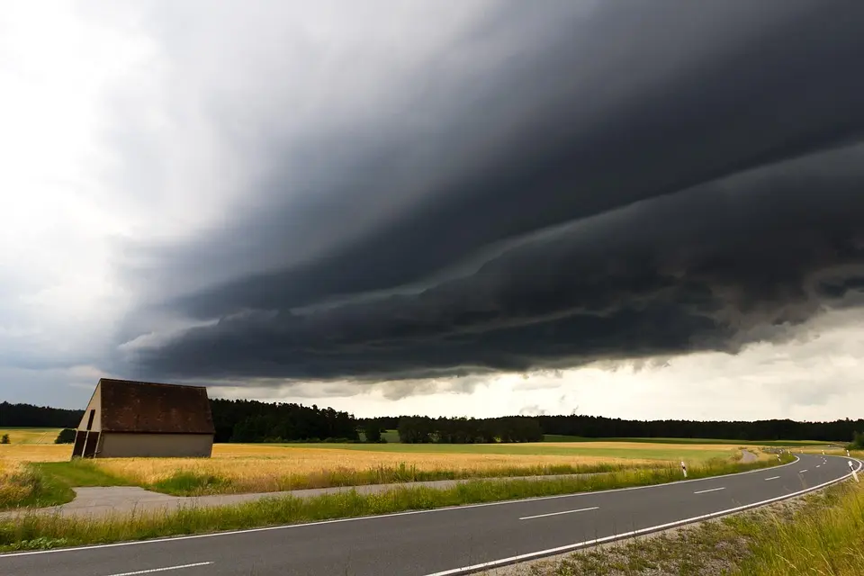 Météo dimanche 20 juillet : fortes pluies à l’ouest, violents orages à l’est