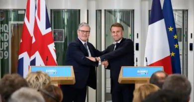 Migrants : la Commission européenne va «étudier» les modalités de l’accord d’échange entre Londres et Paris
