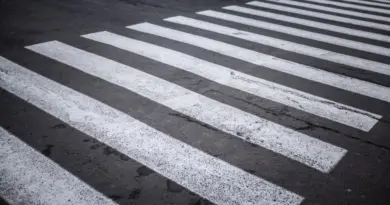 Nice : une «mamie-trafic» violemment agressée au visage devant des enfants, le suspect en fuite