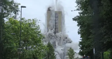Nord : l’impressionnante destruction d’une immense tour d’habitation de 28 étages (vidéo)