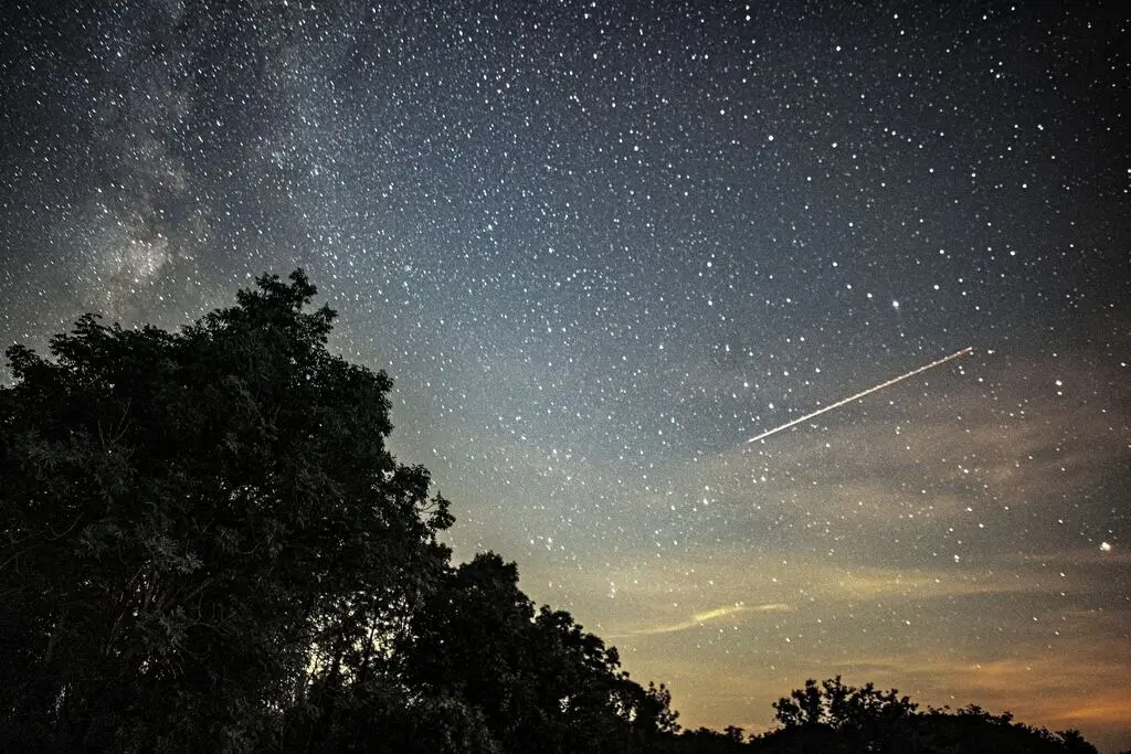 Nuits des étoiles 2025 : jusqu’à fin août, un ciel nocturne illuminé par l’essaim des Perséides