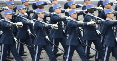 Paris : un élève-officier chute mortellement depuis un pont à la veille du défilé du 14-Juillet