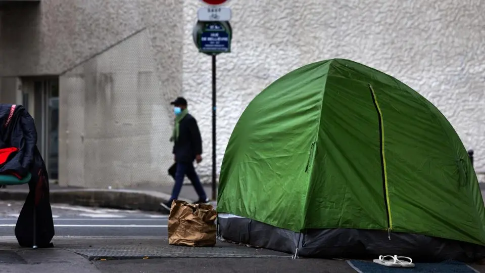 Pauvreté : taux record en France métropolitaine en 2023, les inégalités également en forte hausse