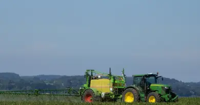 Pesticides : l’Anses devra « tenir compte » d’usages prioritaires pour son processus d’autorisation, annonce le ministère de l’Agriculture