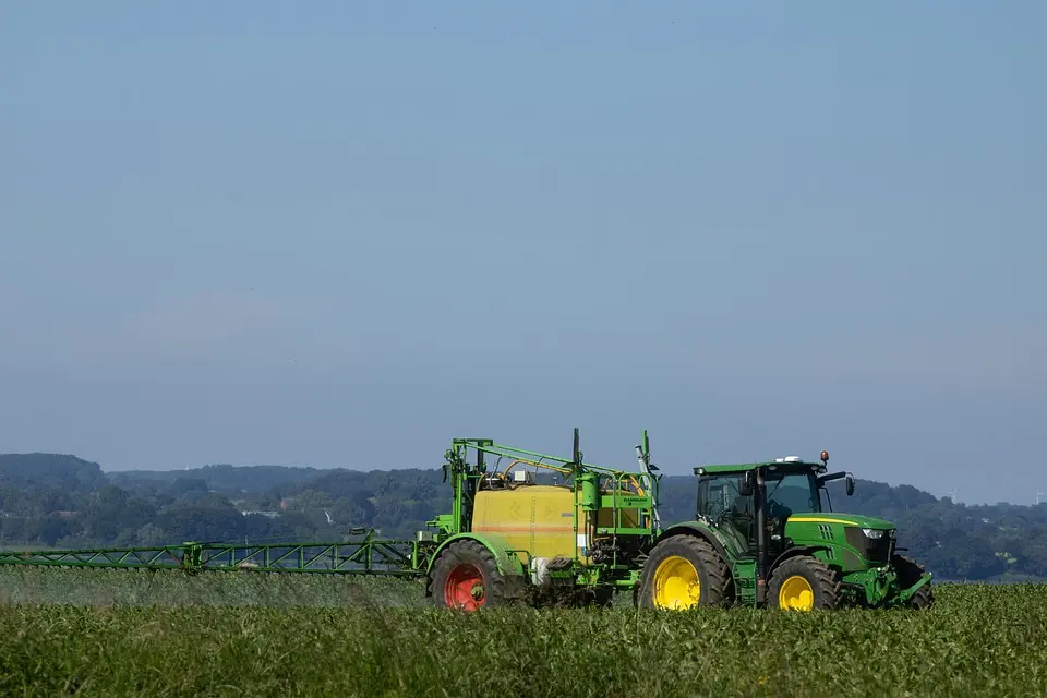 Pesticides : l’Anses devra « tenir compte » d’usages prioritaires pour son processus d’autorisation, annonce le ministère de l’Agriculture