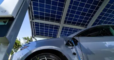 Peut-on installer un carport solaire dans son jardin sans autosiation ?