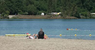 Plage, sable fin, camping… Ce lac rouvre après 20 ans de fermeture, « je m’y baignais avec mes parents quand j’étais gamine »
