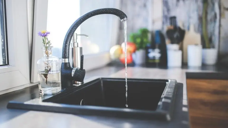 Pourquoi l’eau du robinet va-t-elle être interdite à la consommation dans 16 communes du Grand Est ?