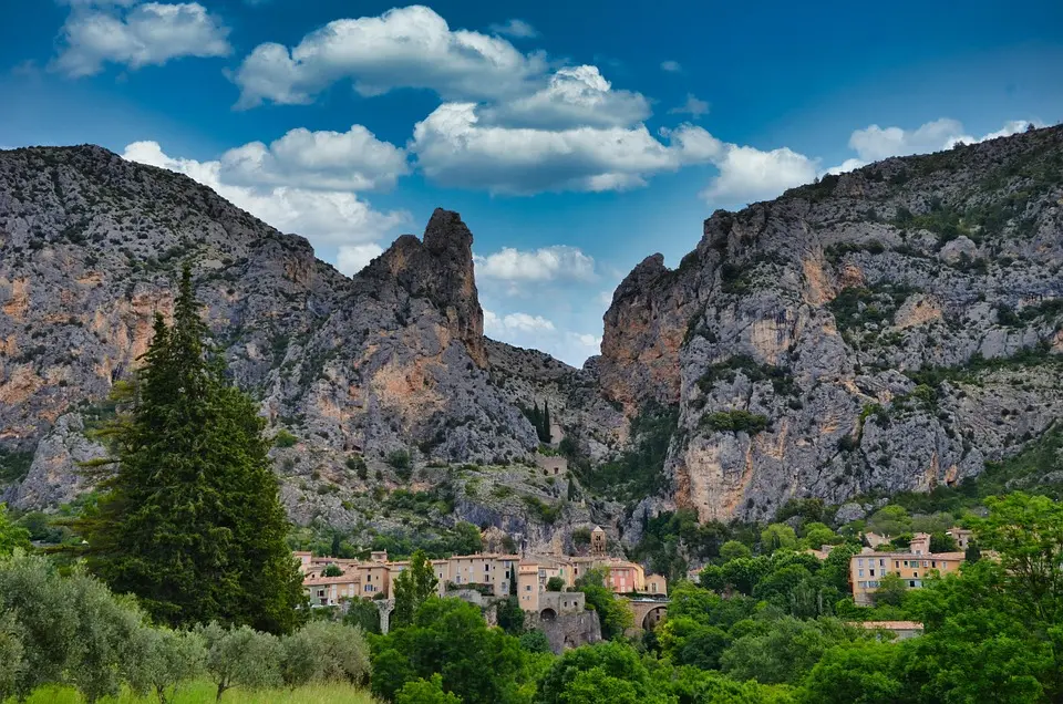Près d’Aix-en-Provence, Cézanne s’invite lors votre pause sur l’A8