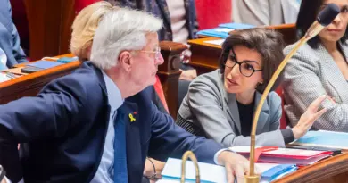 Quand Michel Barnier empiète sur le territoire de Rachida Dati, la droite se déchire