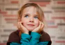 Quelles émotions ressentons-nous à plonger dans nos souvenirs d’enfance ?