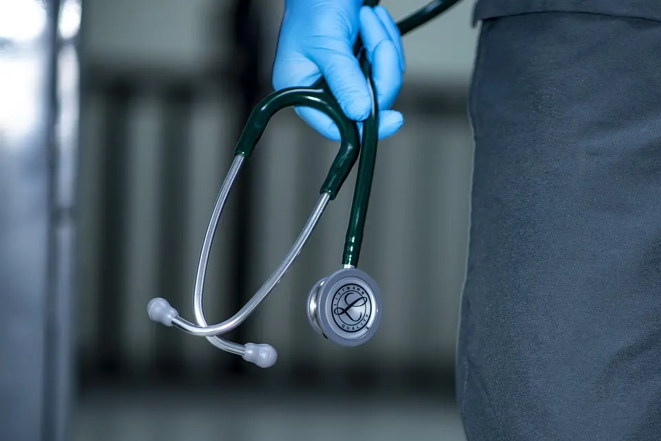 Qui recommande le lénacapavir comme une injection deux fois par an pour aider à prévenir le VIH – ma-clinique.fr