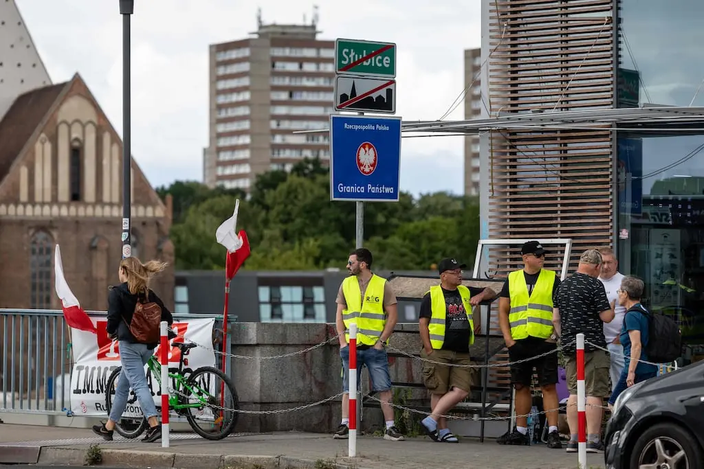 Qui sont les «patrouilles citoyennes» qui traquent les migrants à la frontière entre la Pologne et l’Allemagne ?