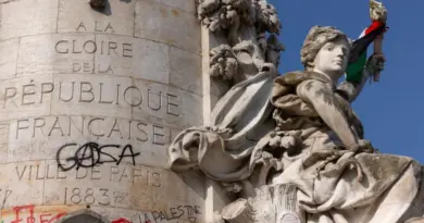 Rassemblement d’une confrérie musulmane en plein Paris : «La place de la République n’est pas un lieu de culte improvisé», réagit un imam de haut rang