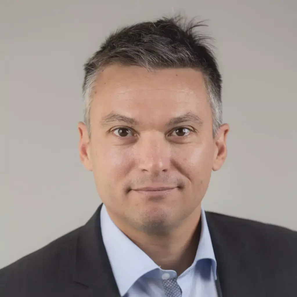 Reconversion professionnelle : une réponse stratégique à la pénurie de talents cyber