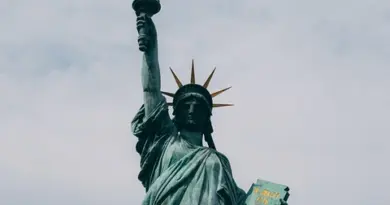 Rubio tente de dissiper l’inquiétude liée aux tarifs de Trump lors de sa première visite en Asie