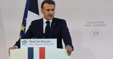 «Sans doute jamais la liberté n’avait été aussi menacée depuis 1945» : ce qu’il faut retenir du discours d’Emmanuel Macron face aux armées