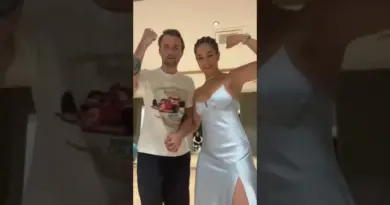 Squeezie sort avec lena situation