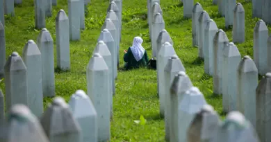 Srebrenica, trente ans après : le déni comme poison politique