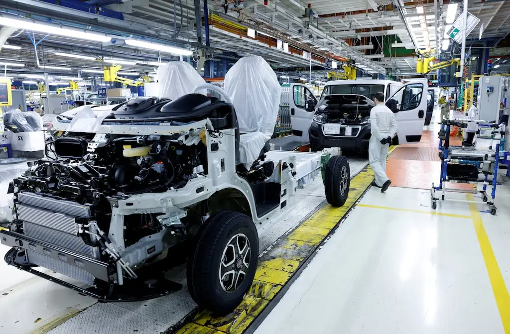 Stellantis annonce une perte de 2,3 milliards d’euros au premier semestre de 2025