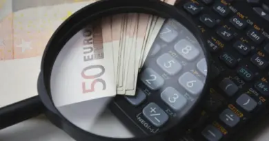 Suppression possible de 2 jours fériés : quel impact sur votre rémunération ?