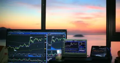 Synthèse du marché mondial des changes : pressions inflationnistes, politique commerciale américaine et influence politique sur la politique économique (15 juillet 2025)