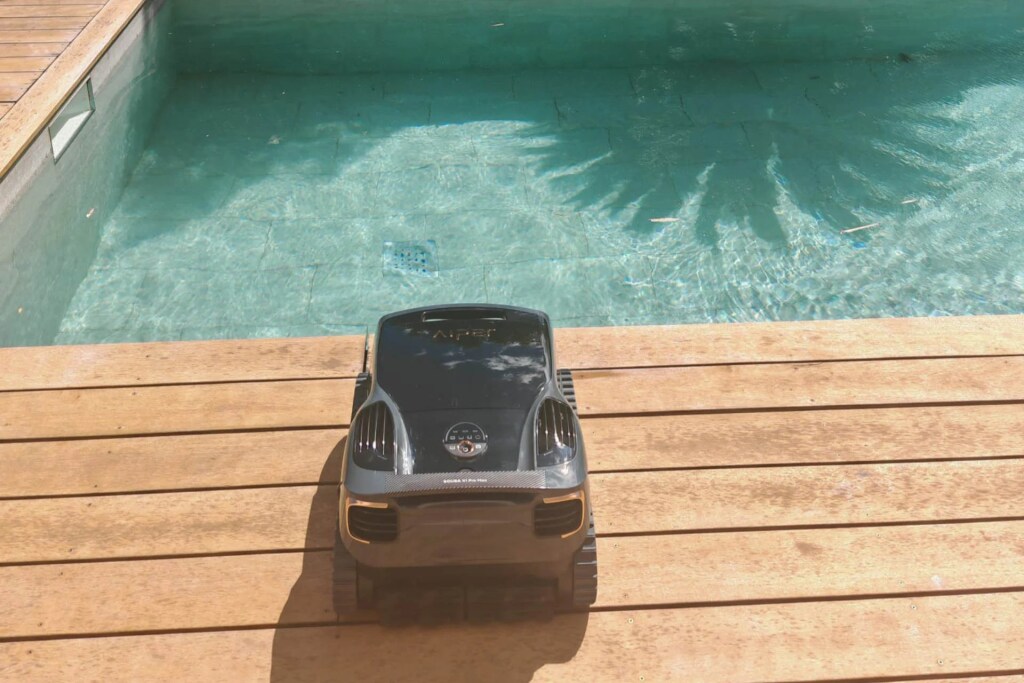 Test du Aiper Scuba X1 Pro Max : la Rolls Royce des robots nettoyeurs de piscine ?