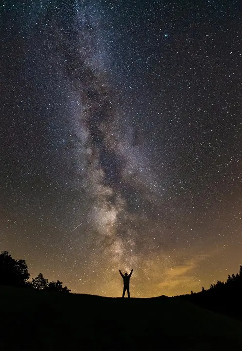 Un essaim d’astéroïdes menace la Terre : la dangerosité de ces géants célestes réévaluée de manière inquiétante par les experts en astronomie