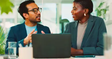 Un regard et voilà : comment de simples gestes tissent du lien social