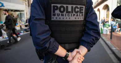 «Une mesure prise dans un objectif préventif» : un maire des Yvelines impose désormais un couvre-feu à 23h pour les mineurs
