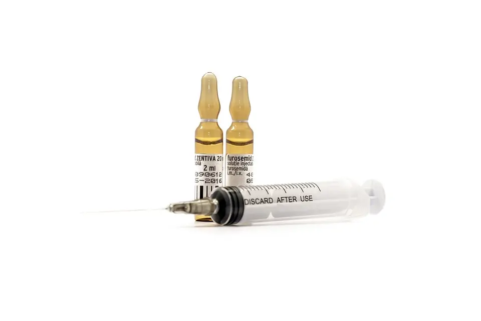 Vaccin antigrippal FLUARIX : transition du vaccin antigrippal FLUARIX, de sa forme quadrivalente à une forme trivalente, dans la stratégie de vaccination contre la grippe saisonnière