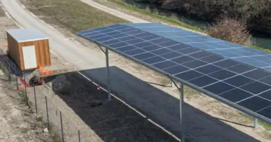 Vaucluse : sous les panneaux solaires, les cyclistes