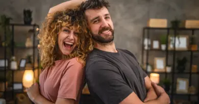 Vous cherchez un partenaire qui vous « complète » ? Ce que cela peut révéler sur vous, selon une experte