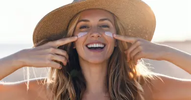 Vous évitez la crème solaire pour mieux bronzer ? Voici pourquoi c’est une erreur selon le Dr Kierzek