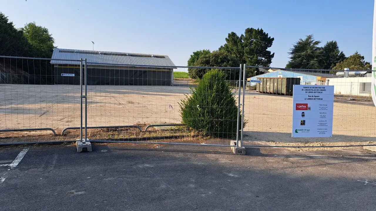14 mois après l'incendie, le site du Palais des congrès du Loroux-Bottereau enfin déblayé