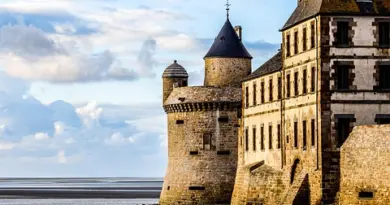 Normandie, Caen, Rouen, Mont-Saint-Michel, cliff, beach, cow, landscape, D-Day