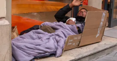 150 personnes mises à l'abri ont quitté le parvis de l'Hôtel de Ville de Paris