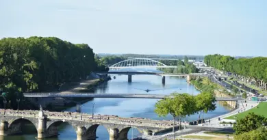Pays de la Loire, Nantes, Angers, Loire river, castle, vineyard, coast, landscape
