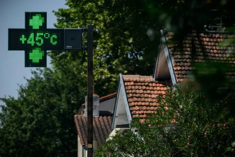 Canicule: chaleur intense sur le Centre-Est, 5 départements toujours en alerte maximale