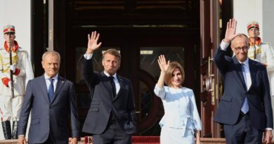 A Chisinau, Emmanuel Macron, Friedrich Merz et Donald Tusk expriment leur « soutien déterminé » à la Moldavie face aux « ingérences » de Moscou