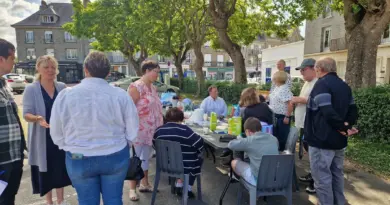 À Condé-en-Normandie, les salariées et bénéficiaires de l'association Adar se réunissent une dernière fois - ici