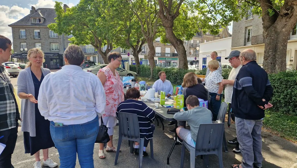 À Condé-en-Normandie, les salariées et bénéficiaires de l'association Adar se réunissent une dernière fois - ici