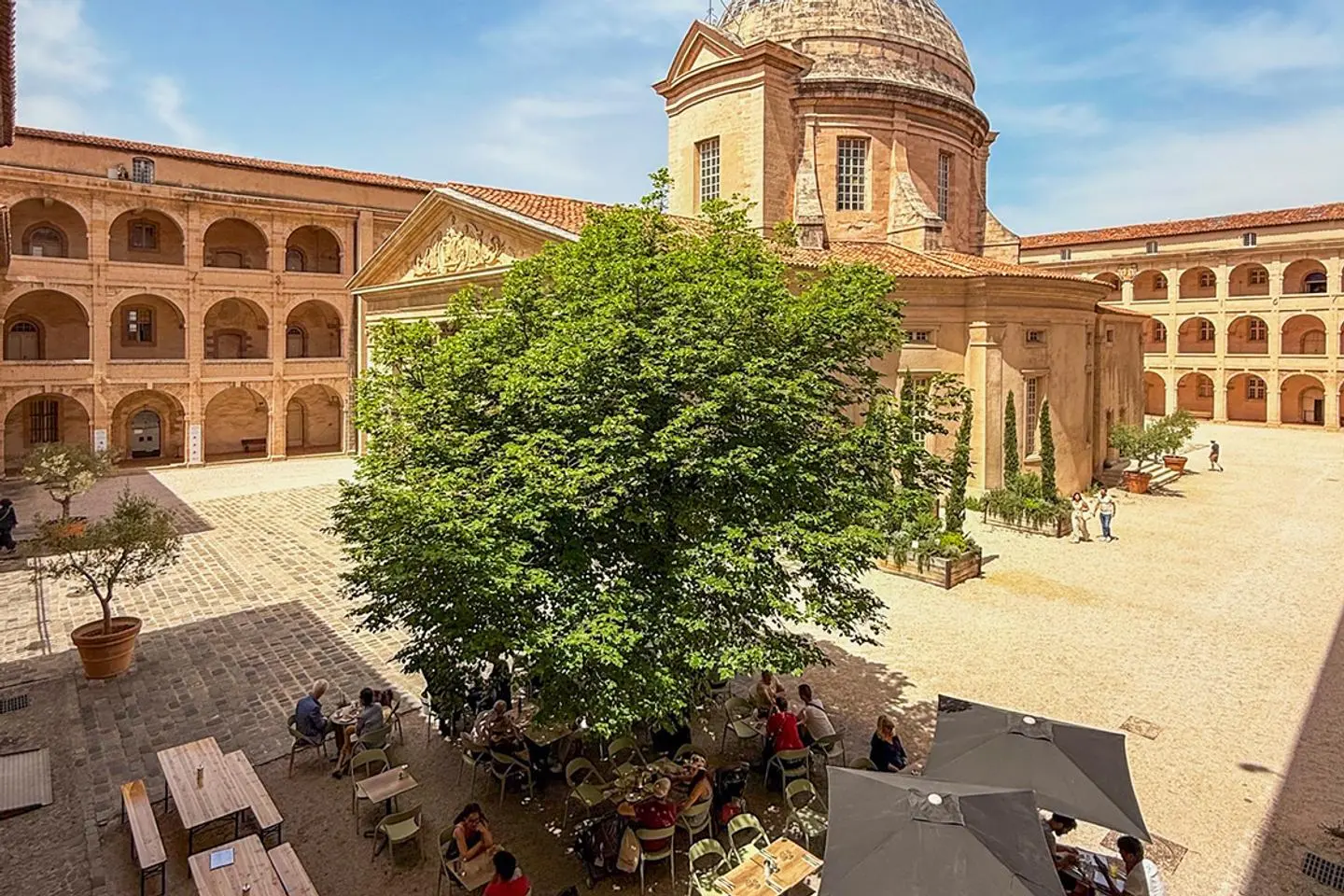 A Marseille, à la table de la Vieille Charité