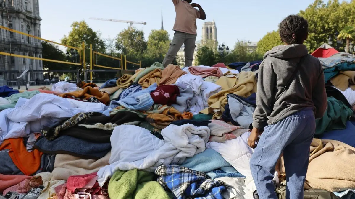 À Paris, le campement de sans-abri installé devant l’Hôtel de Ville évacué