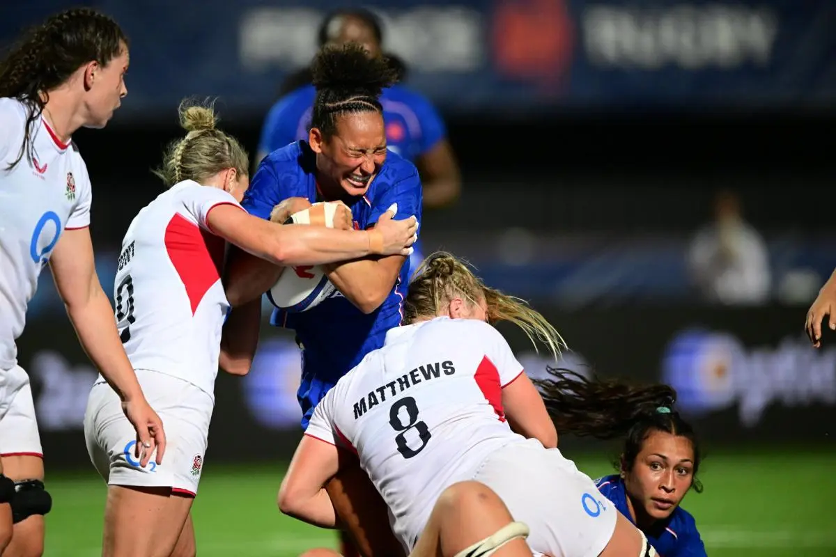 À deux semaines de la Coupe du monde, l'équipe de France surclassée par l'Angleterre et battue pour un 16e Crunch consécutif