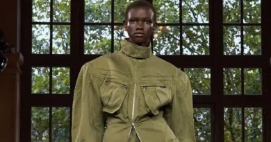 À la rentrée, cette veste utilitaire retrouve son charme d’antan - Elle