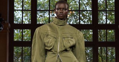 À la rentrée, cette veste utilitaire retrouve son charme d’antan - Elle